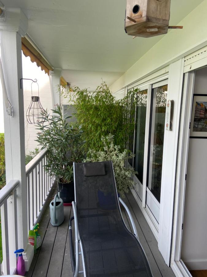 Un Balcon Sur La * Trouville-sur-Mer